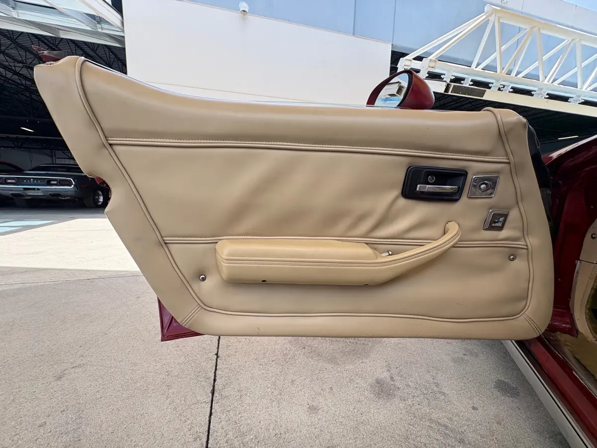 Vehicle photo 31
