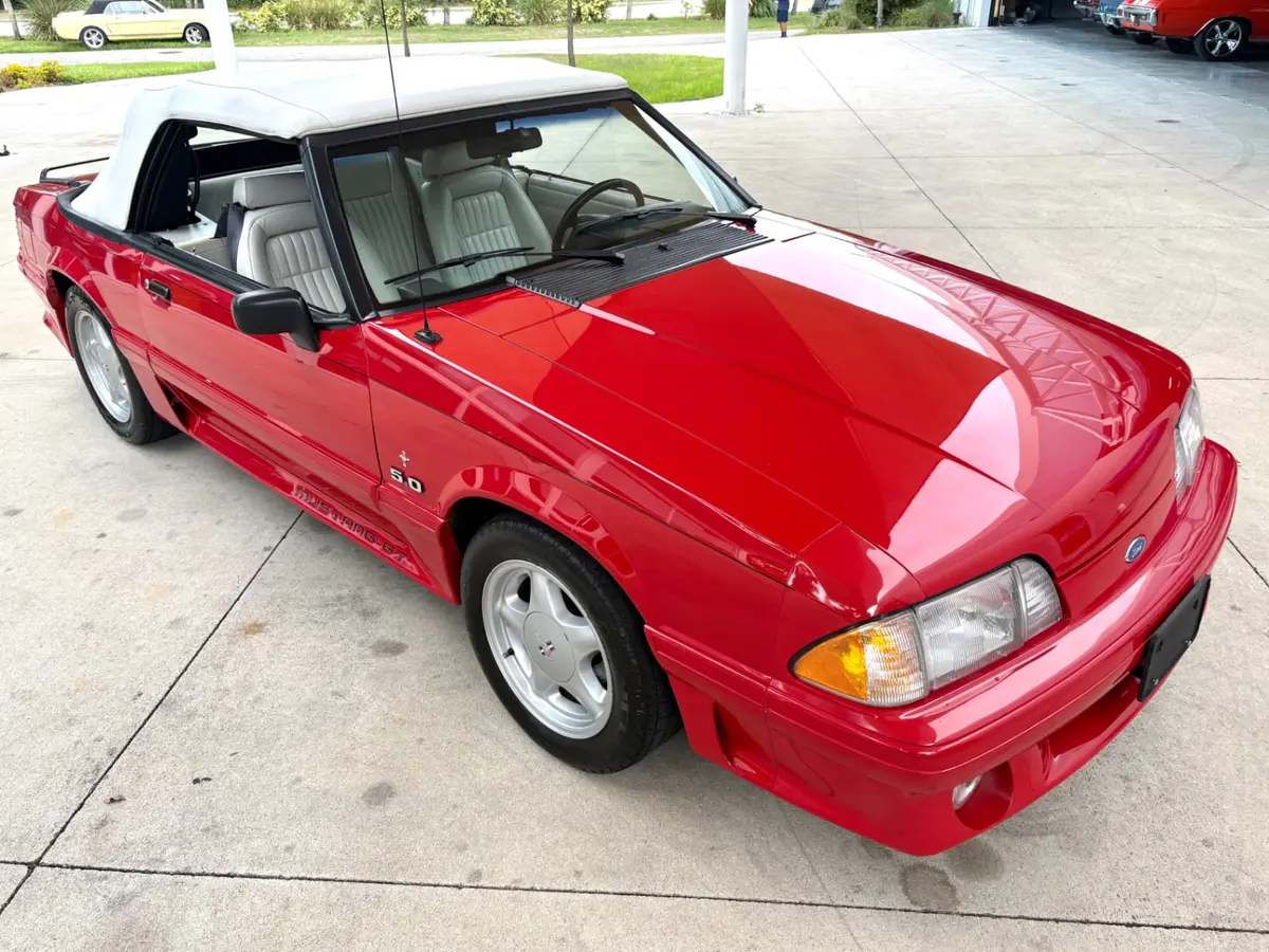 Vehicle photo 21