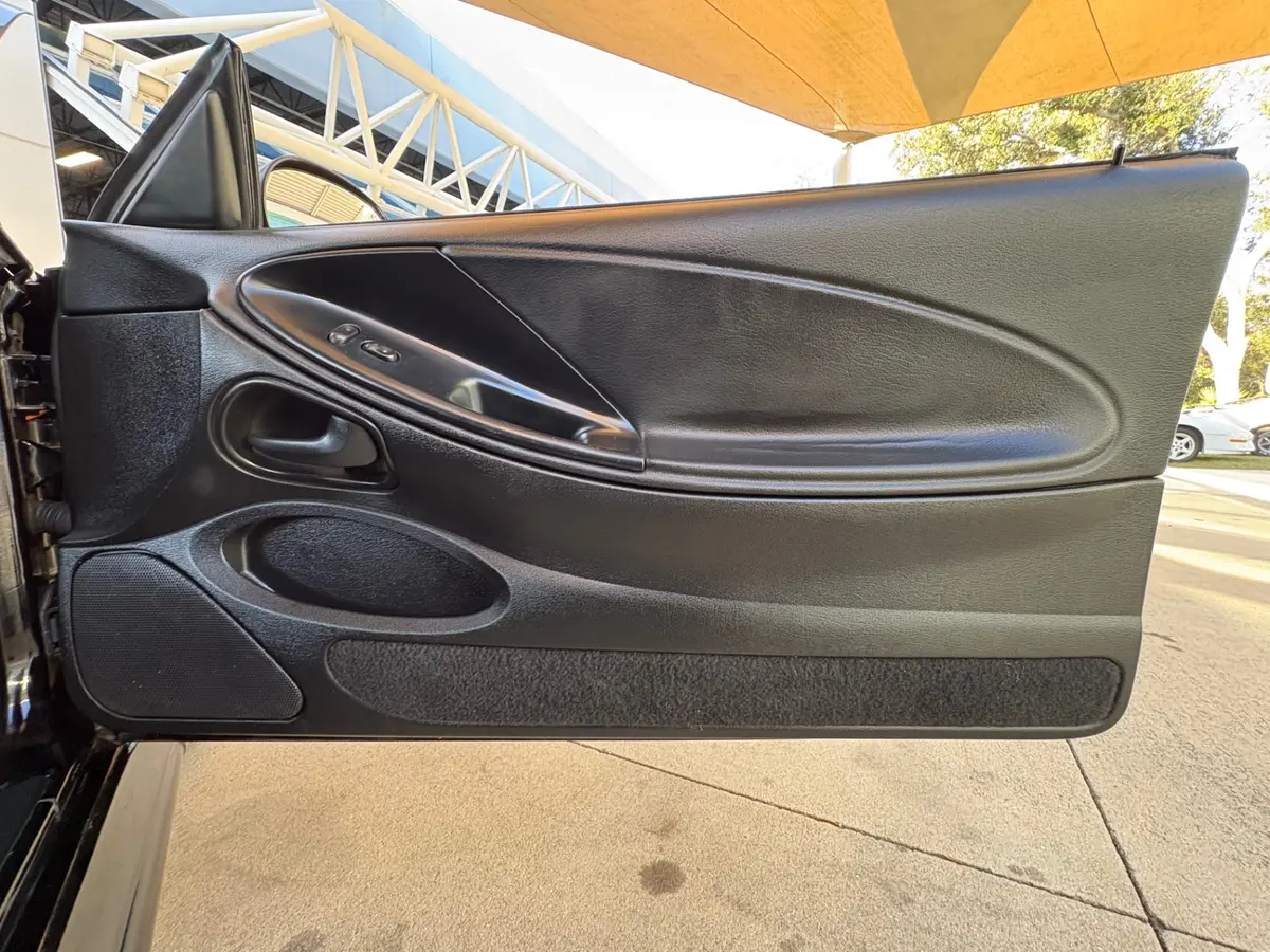 Vehicle photo 36