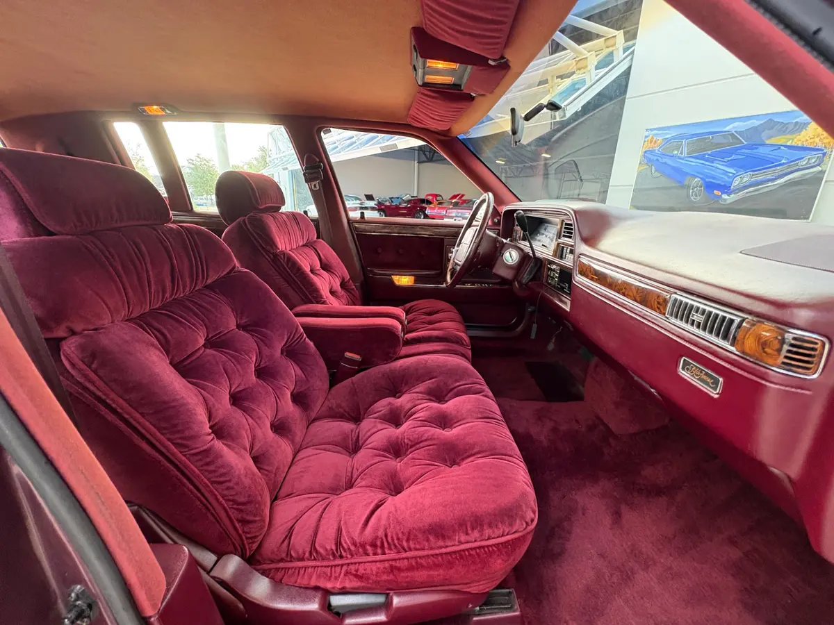 Vehicle photo 45
