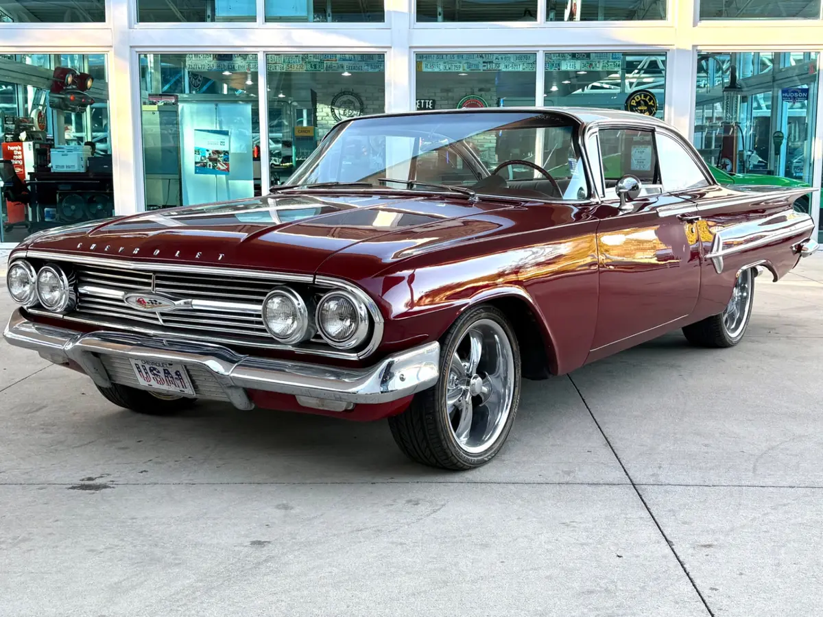 Vehicle photo 12