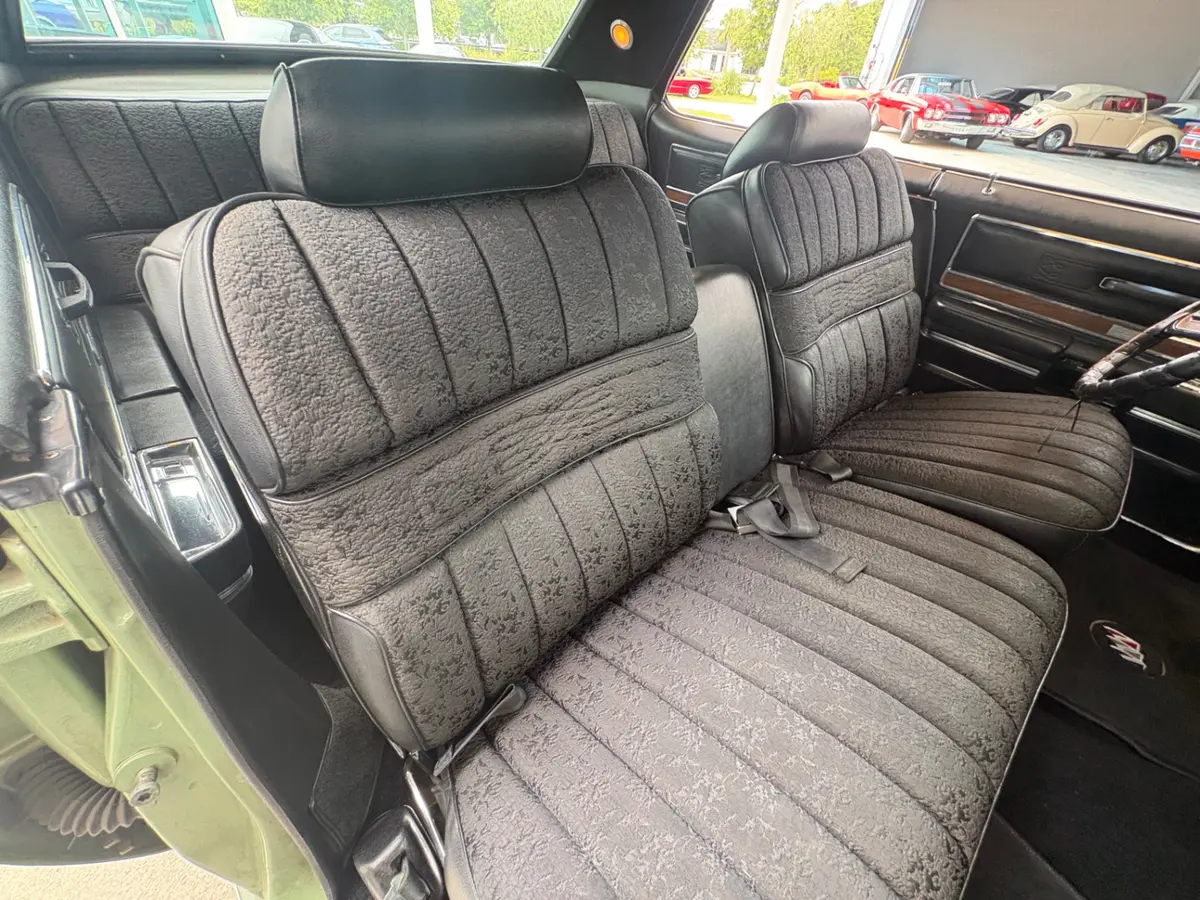 Vehicle photo 50