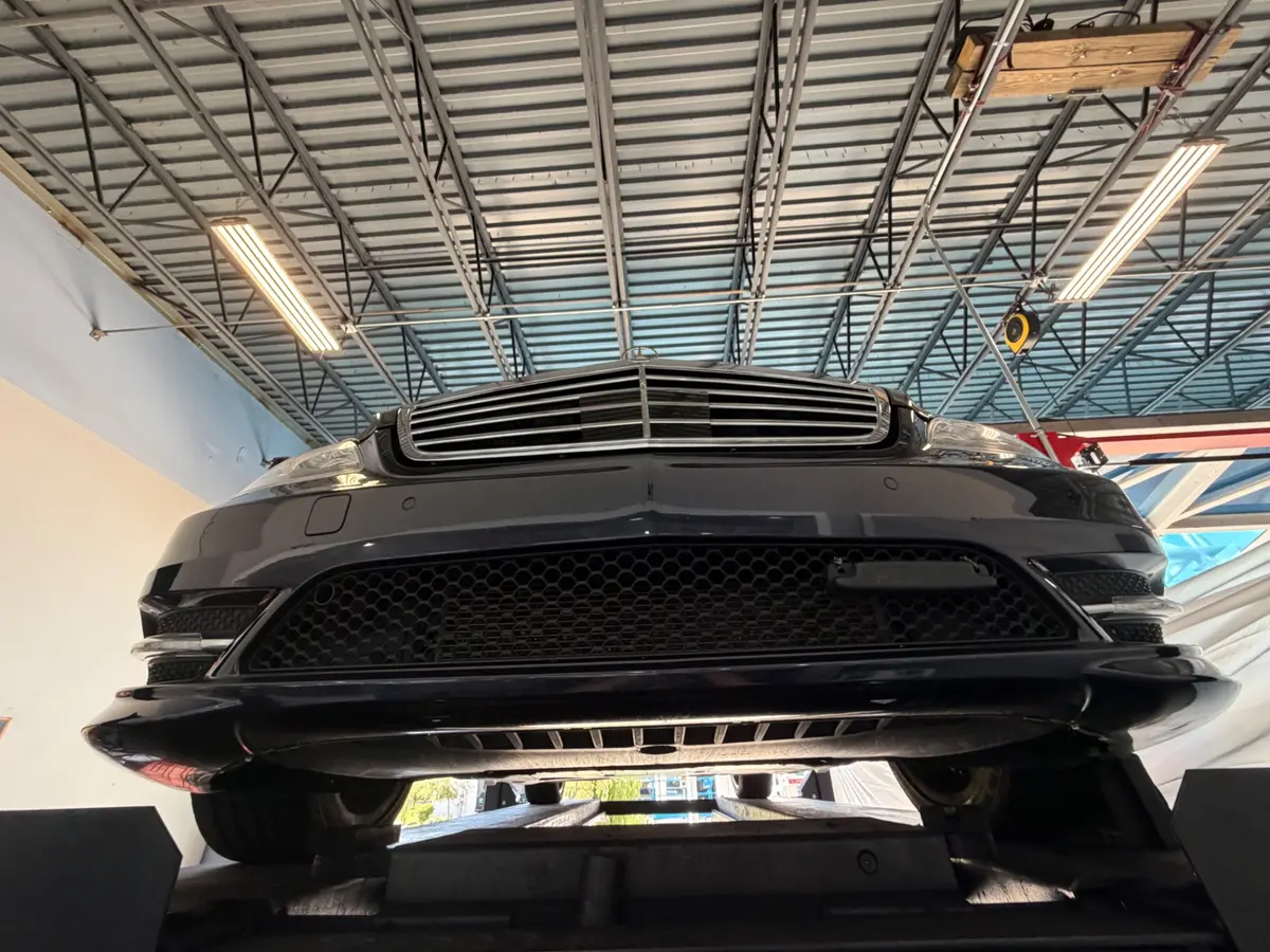 Vehicle photo 56