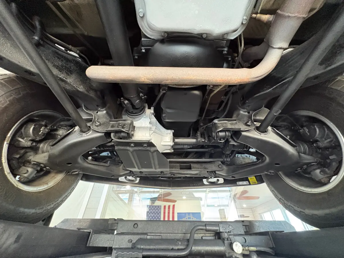 Vehicle photo 48