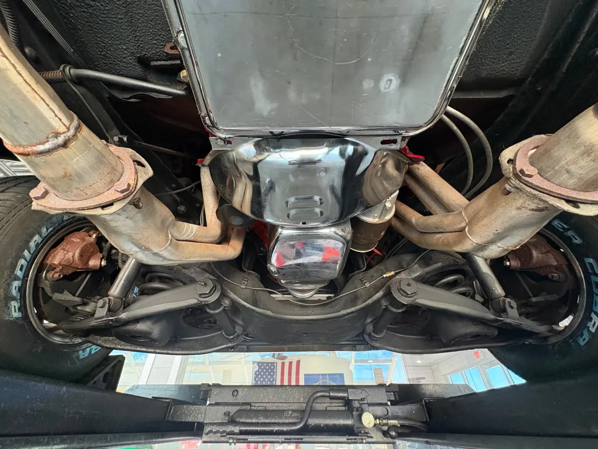 Vehicle photo 46