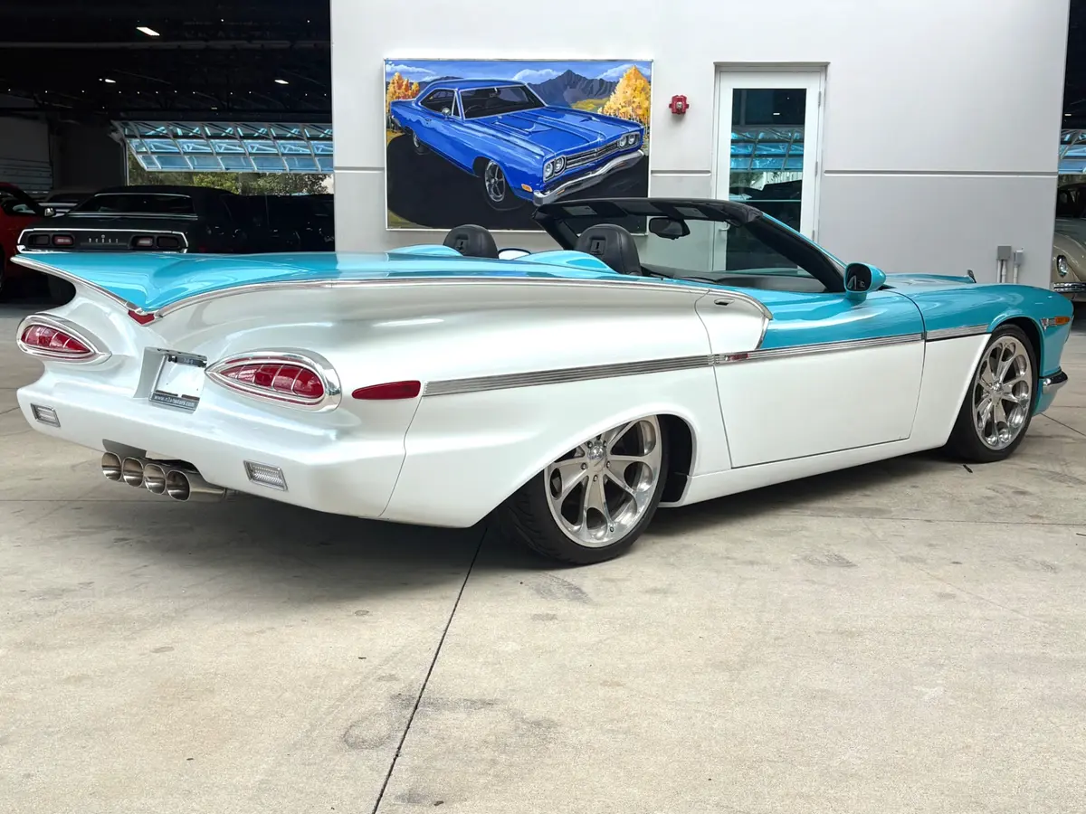 Vehicle photo 6