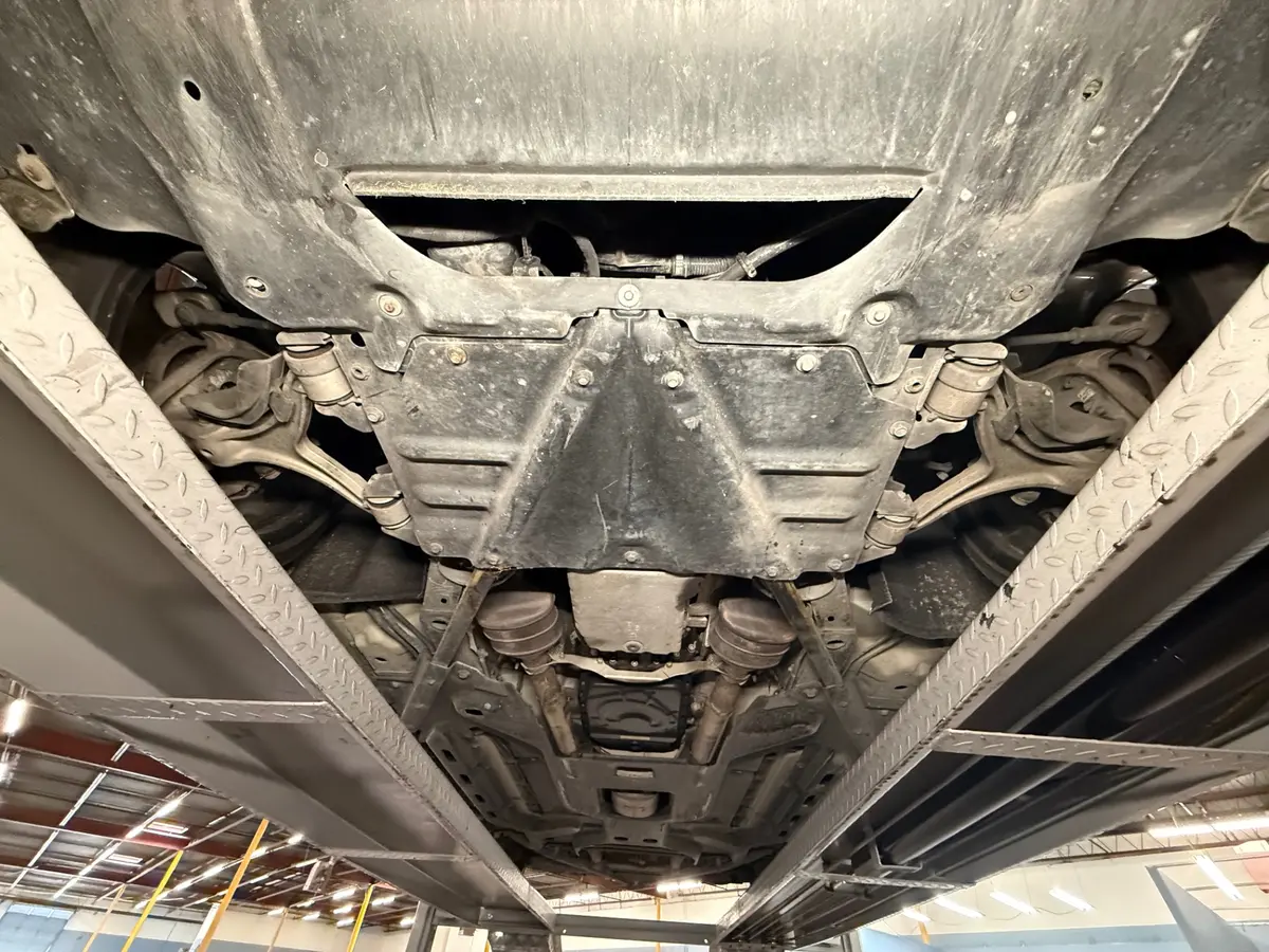 Vehicle photo 36