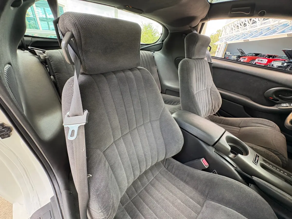 Vehicle photo 42