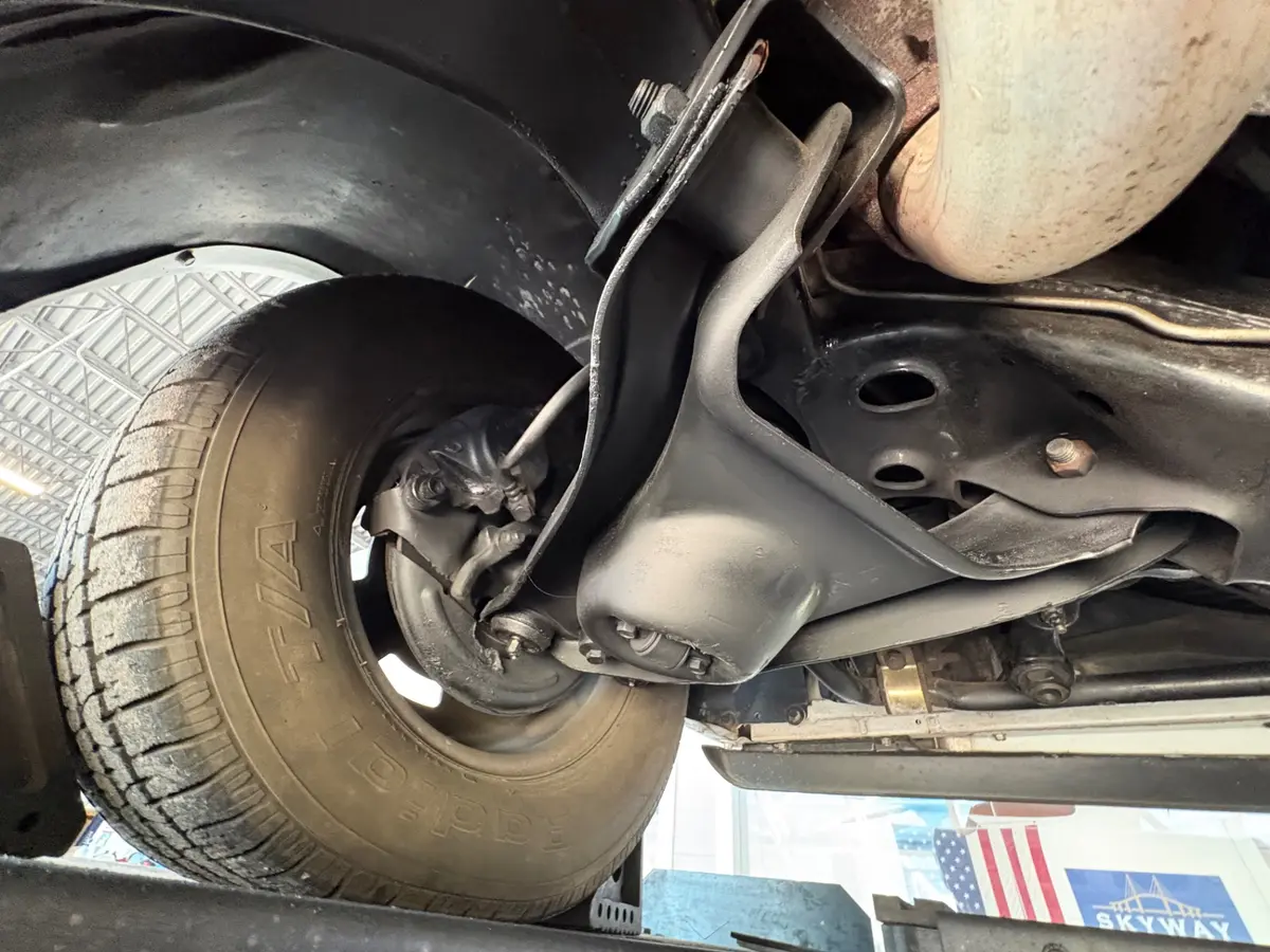 Vehicle photo 52