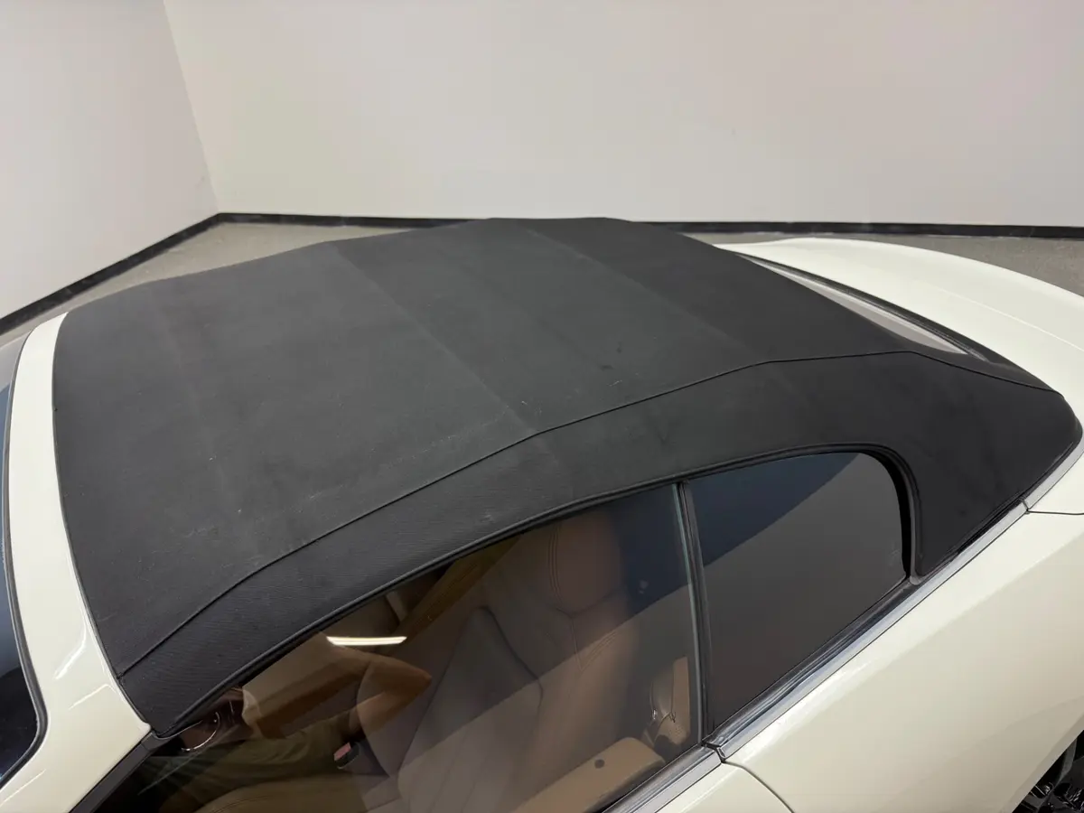 Vehicle photo 13