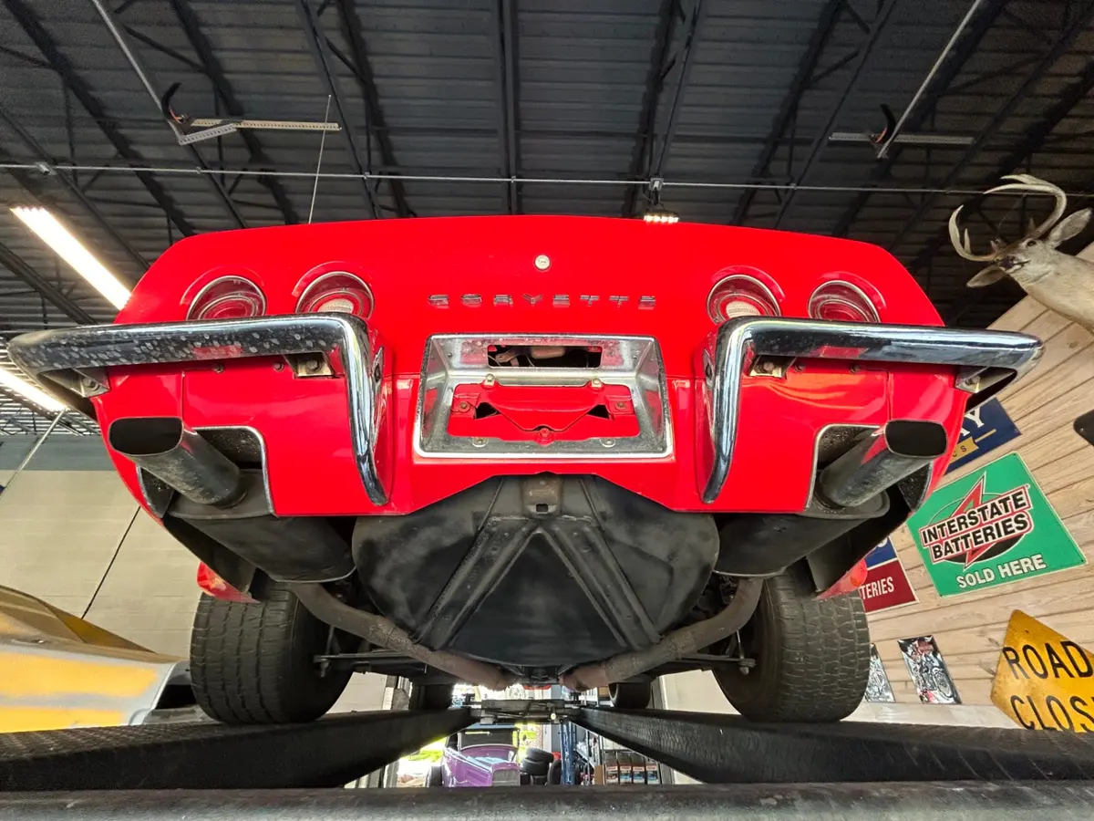 Vehicle photo 28