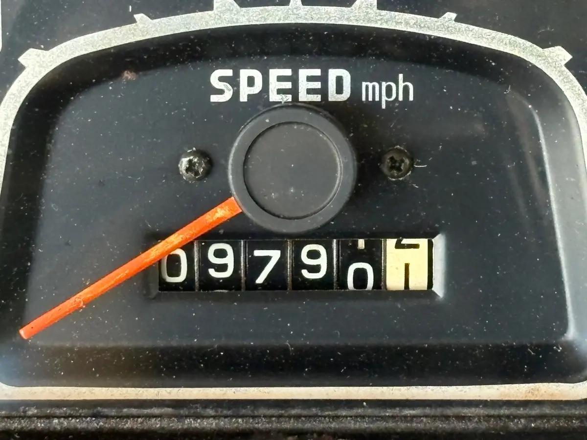 Vehicle photo 24