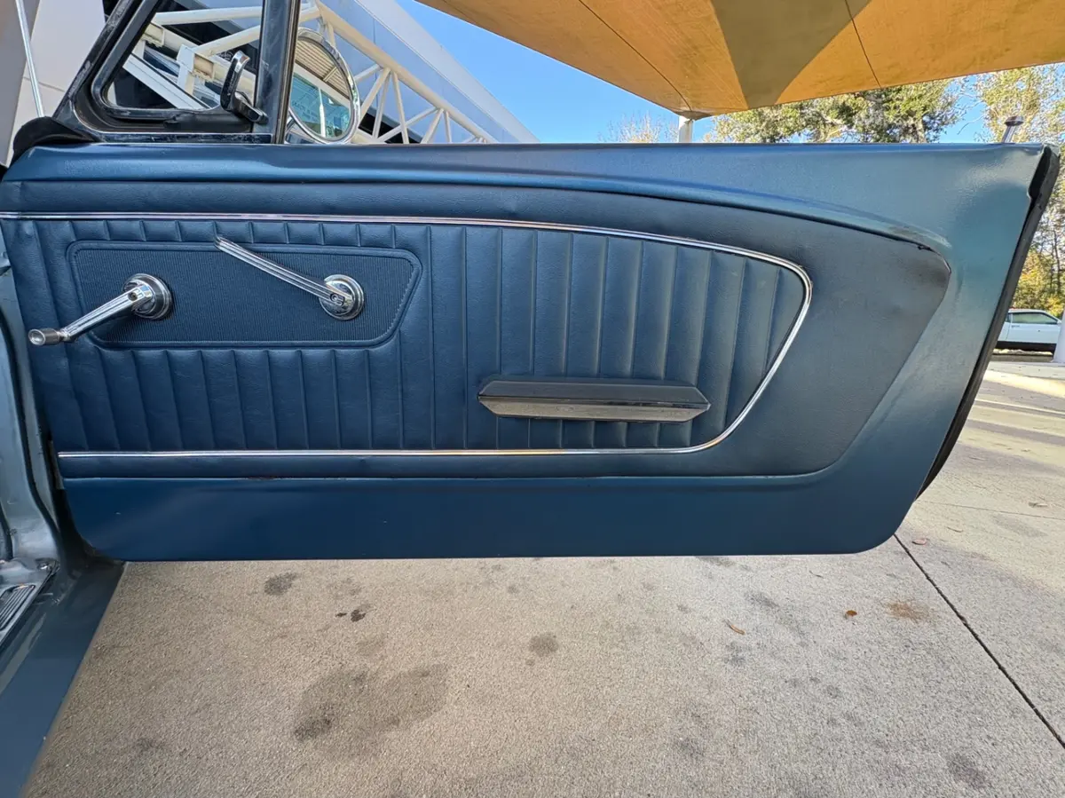 Vehicle photo 42
