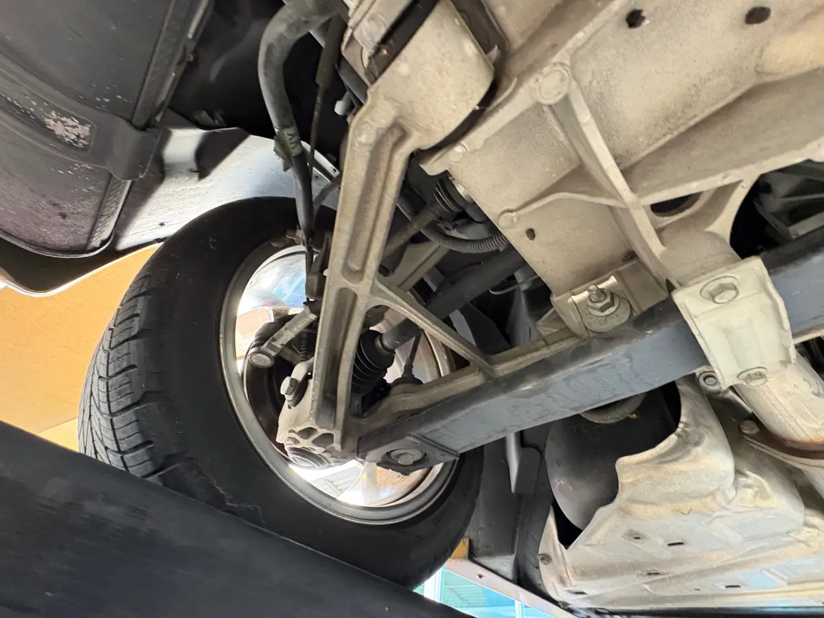Vehicle photo 49