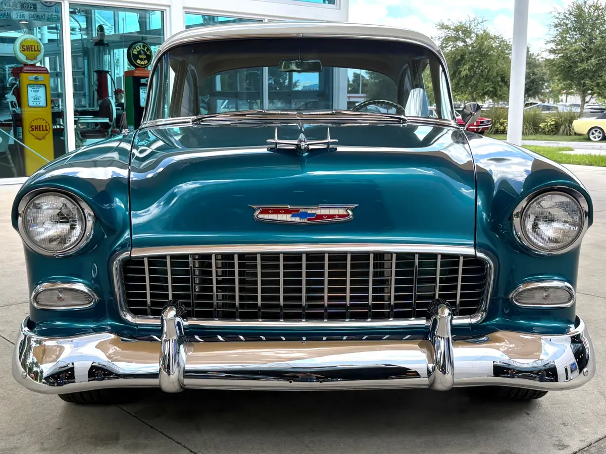 Vehicle photo 2
