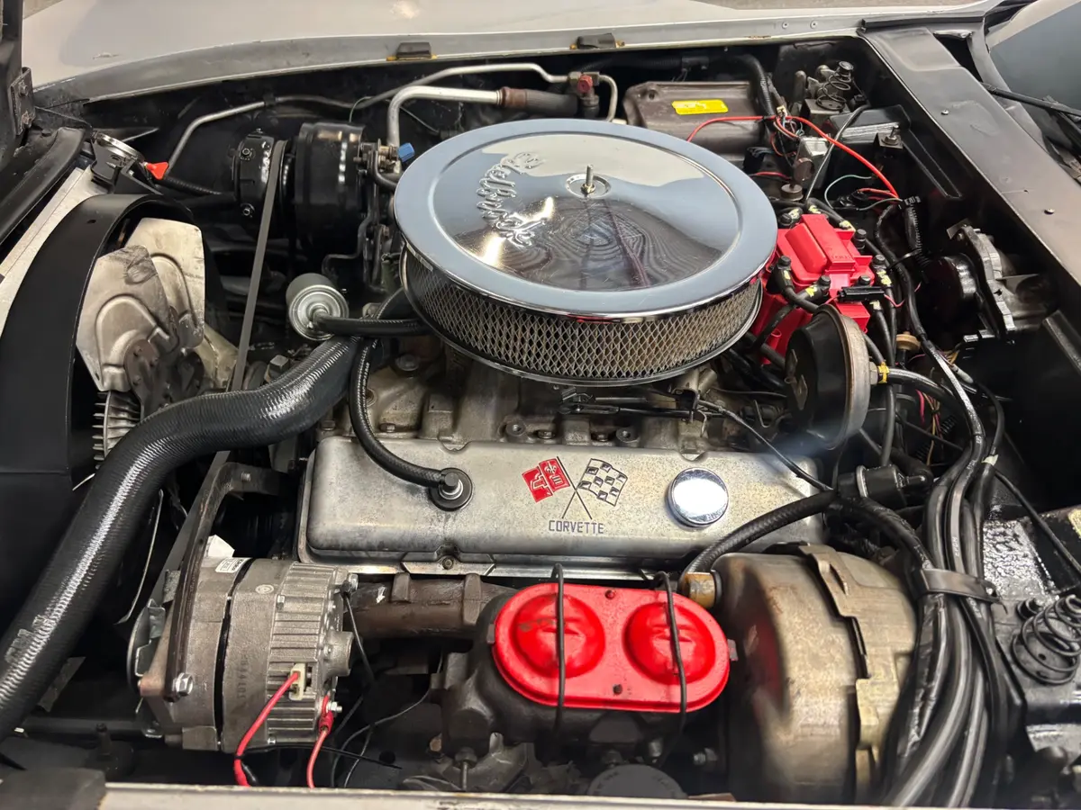 Vehicle photo 19