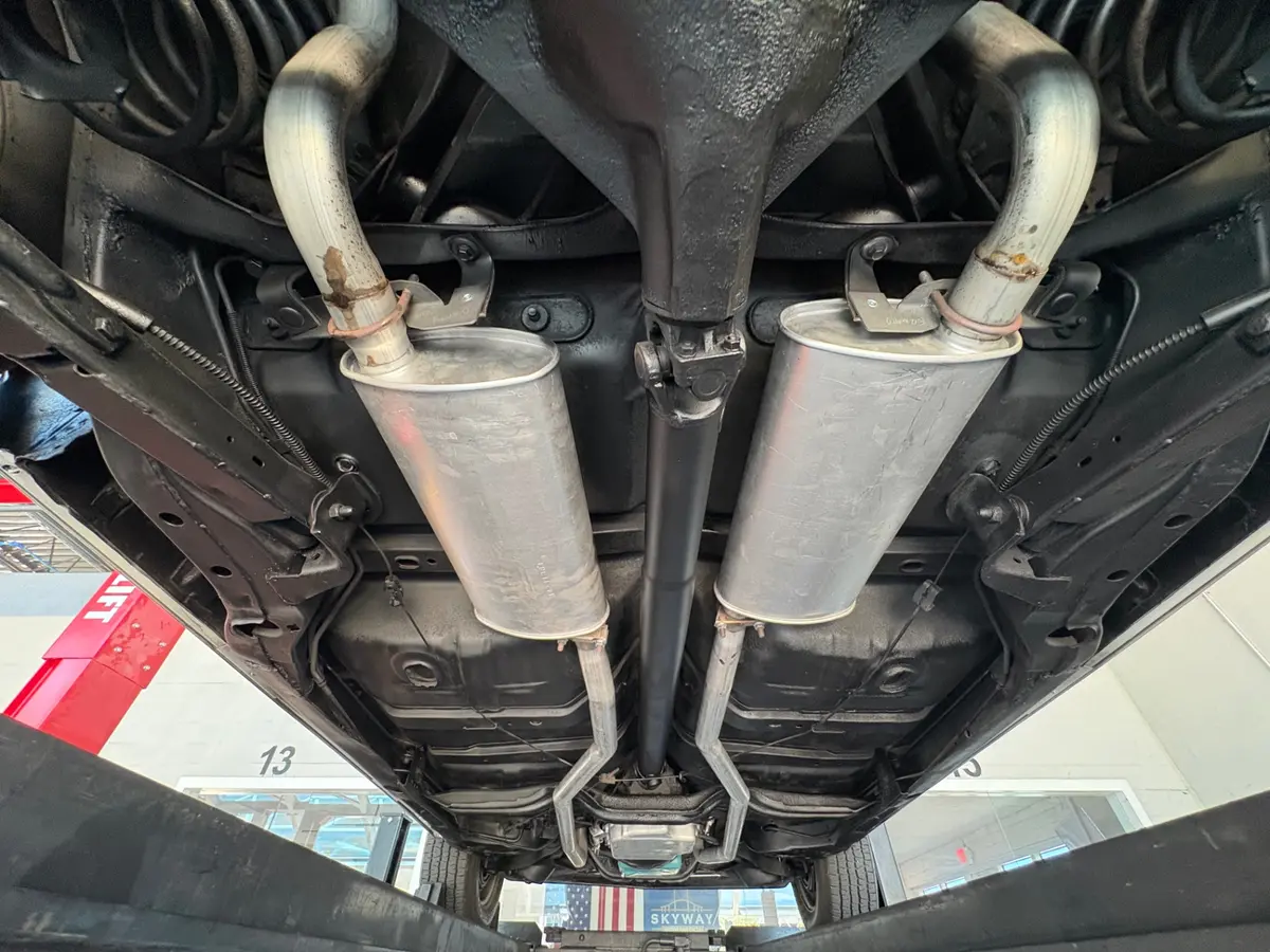 Vehicle photo 51