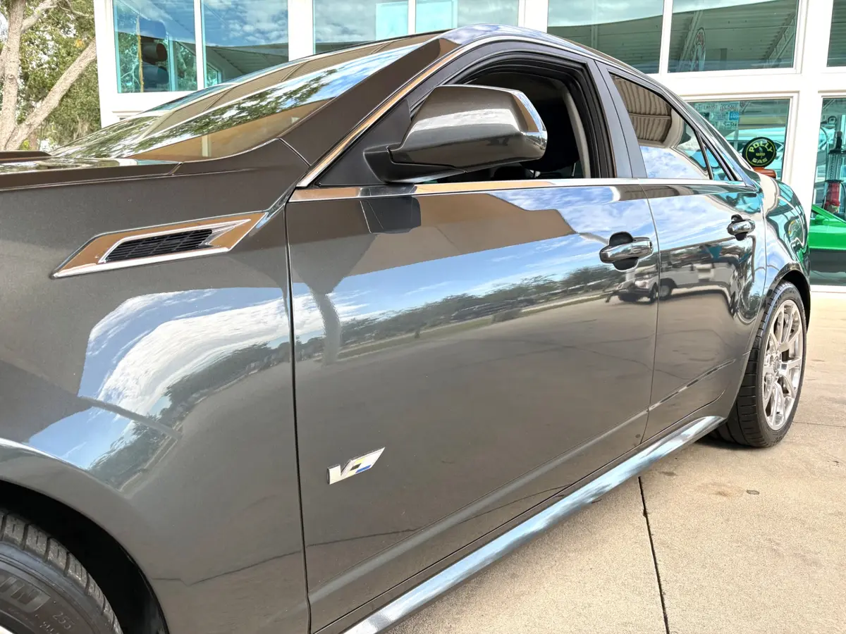 Vehicle photo 13