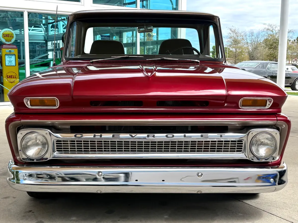 Vehicle photo 2
