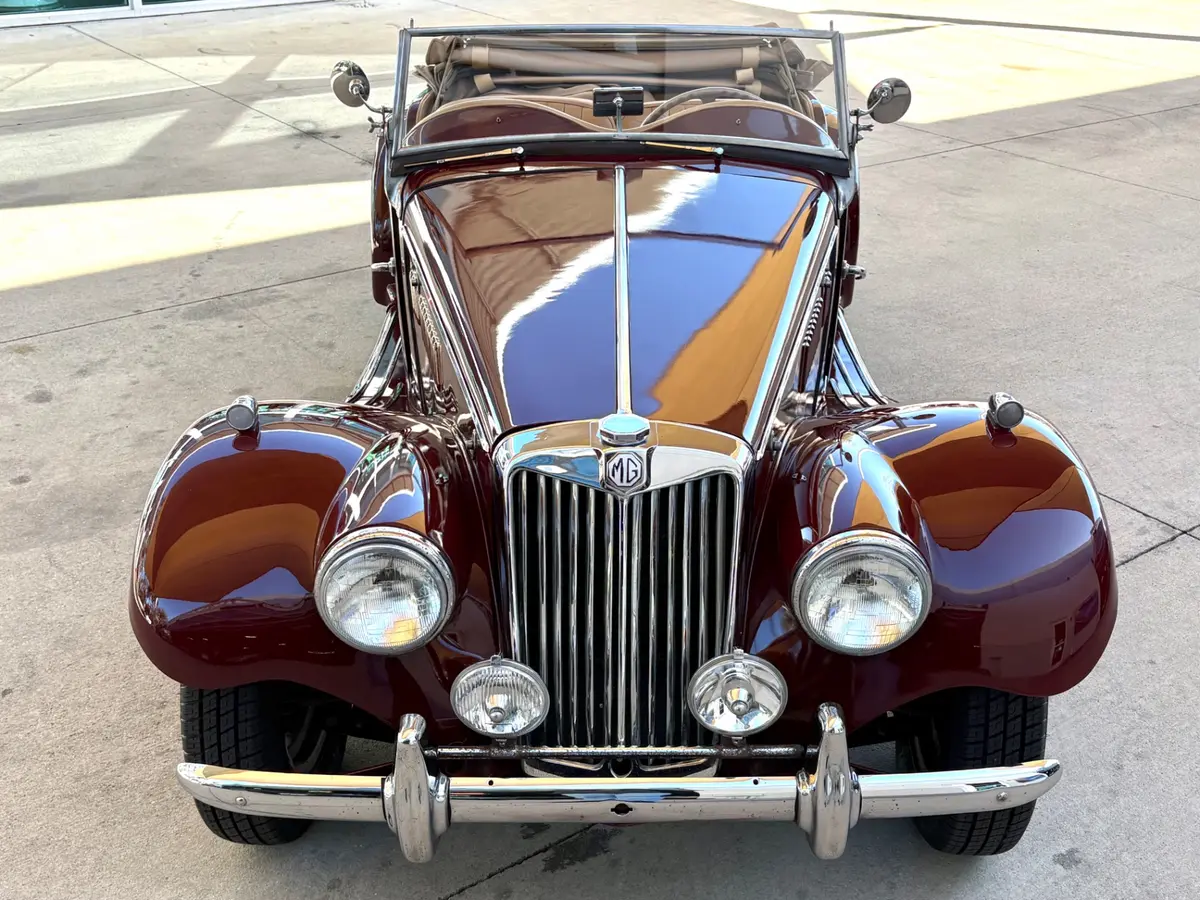 Vehicle photo 3