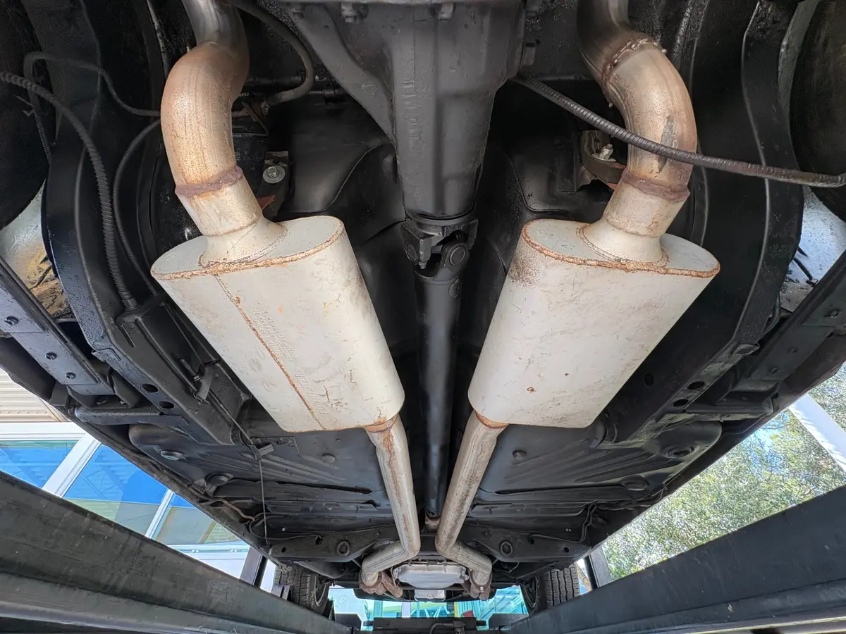 Vehicle photo 45