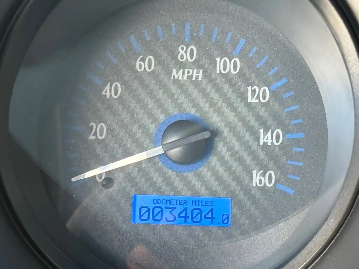 Vehicle photo 24