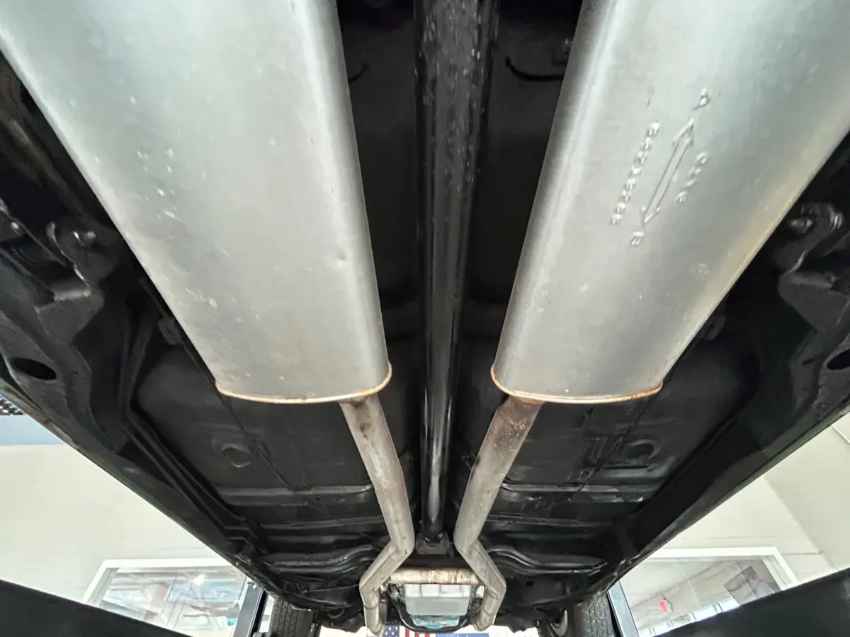 Vehicle photo 41