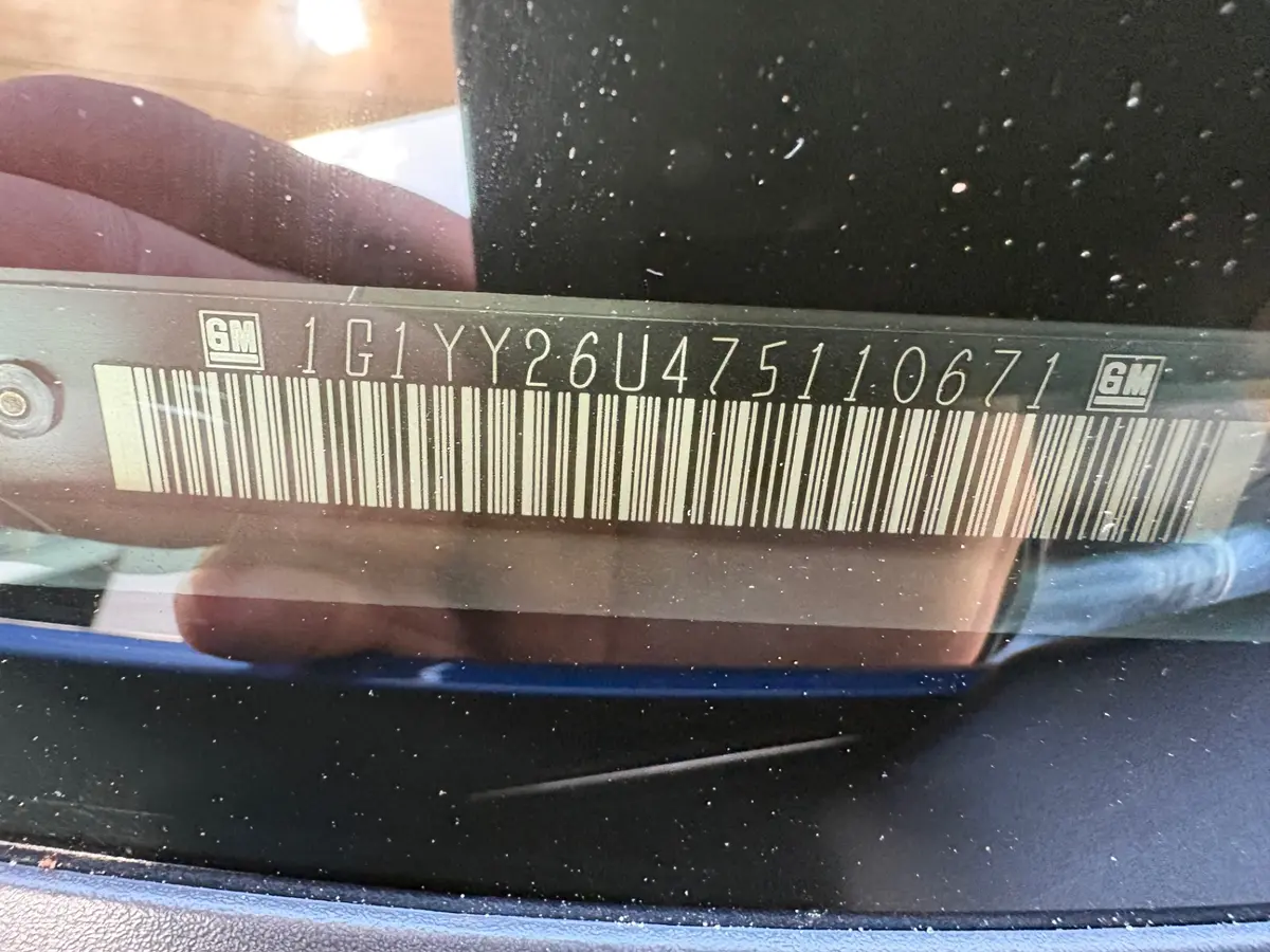 Vehicle photo 23