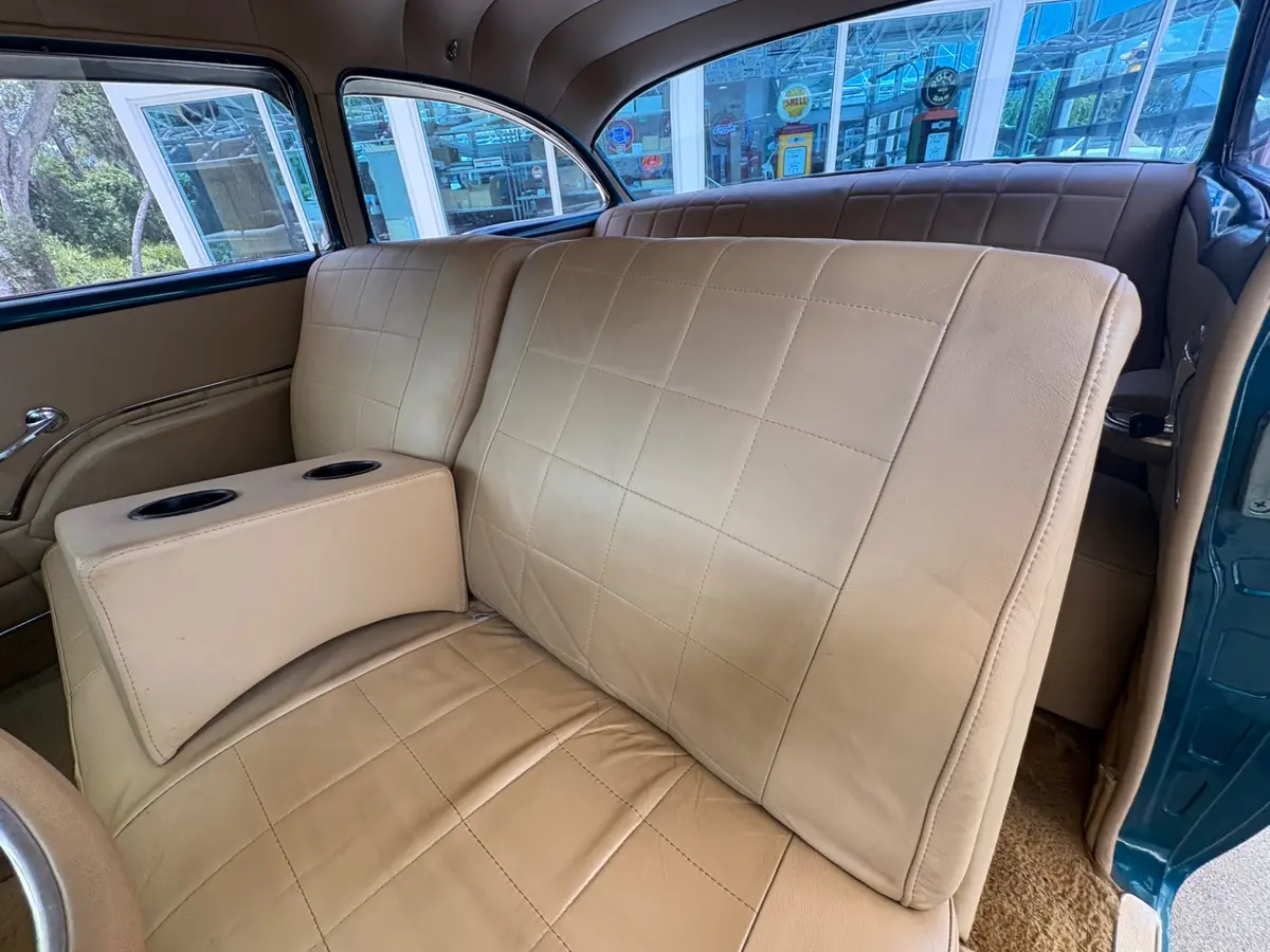 Vehicle photo 34