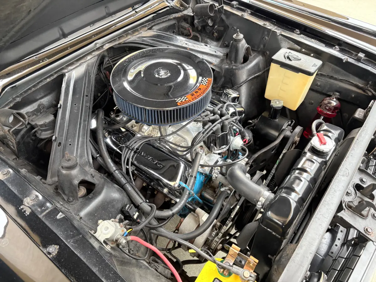 Vehicle photo 28