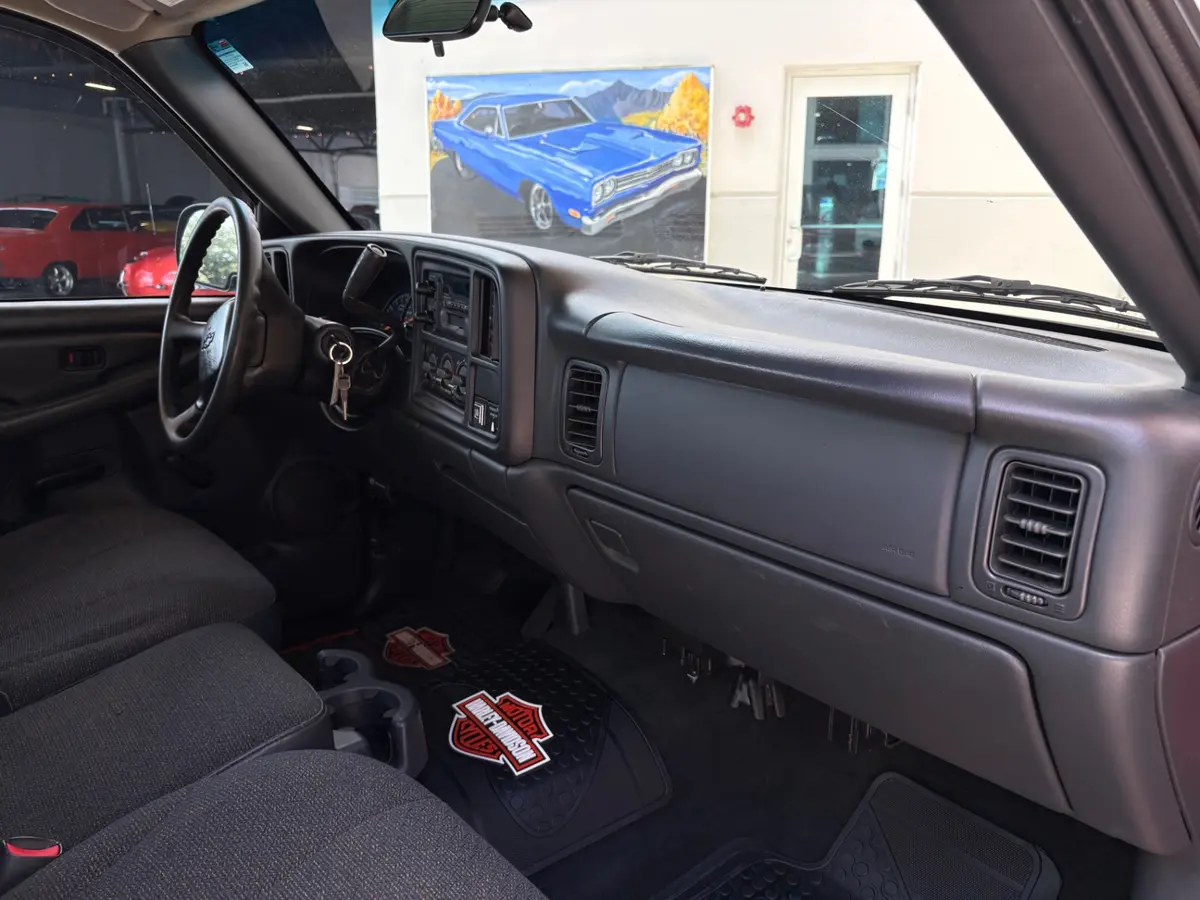 Vehicle photo 35