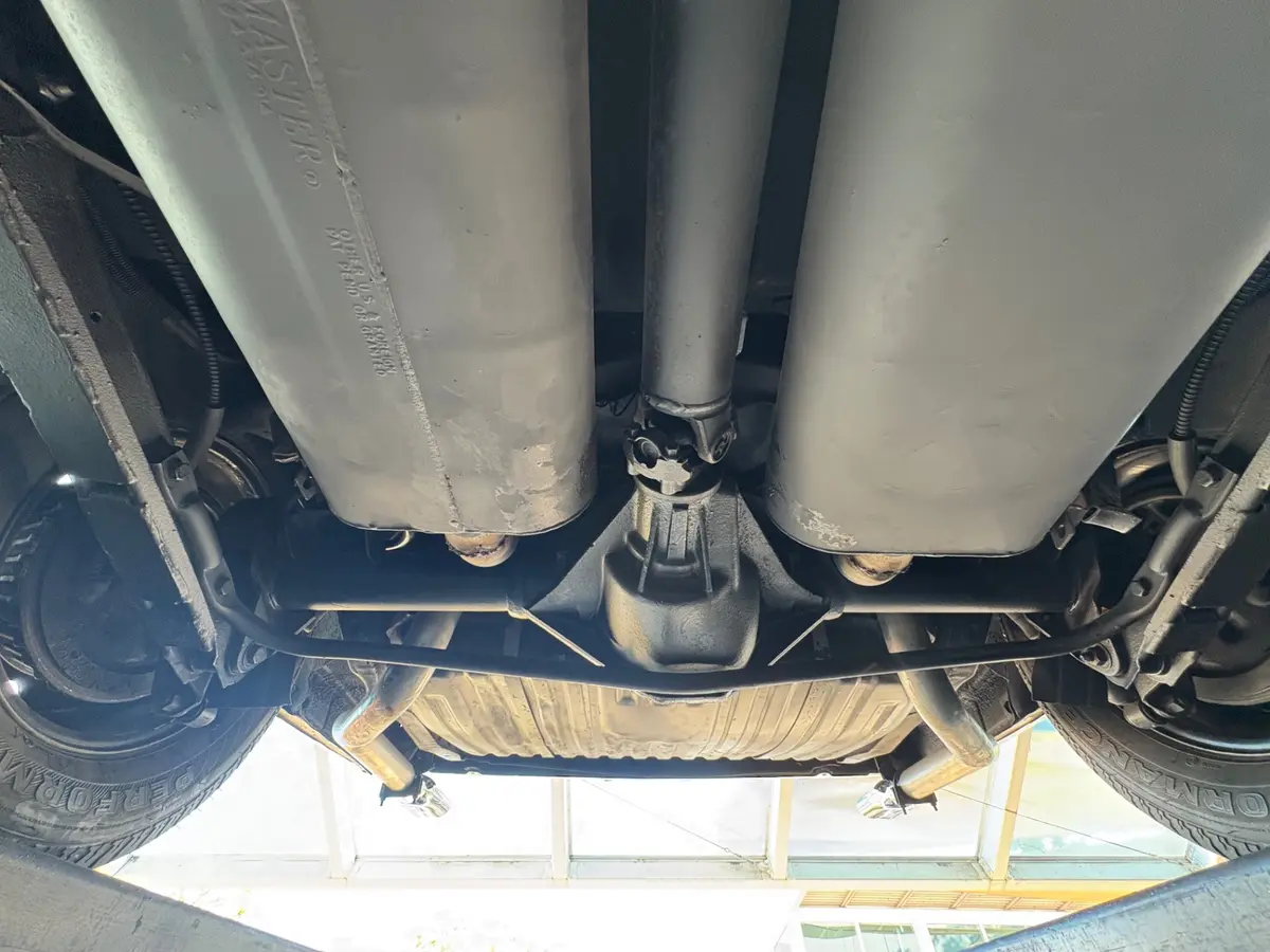 Vehicle photo 82