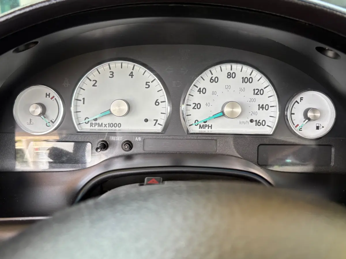 Vehicle photo 42