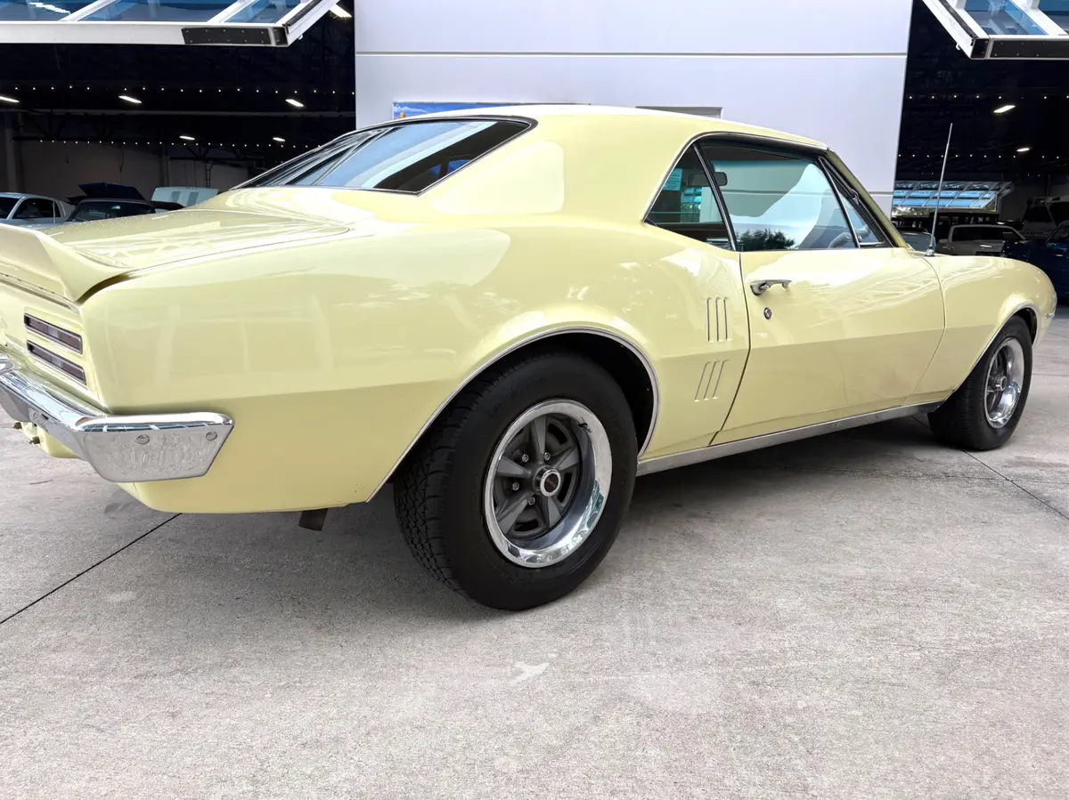 Vehicle photo 16