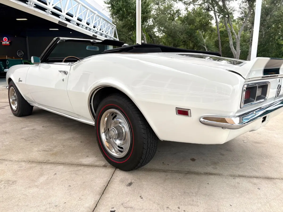 Vehicle photo 15