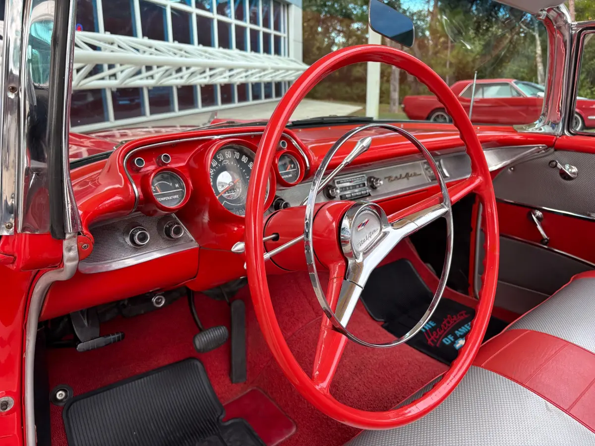 Vehicle photo 36
