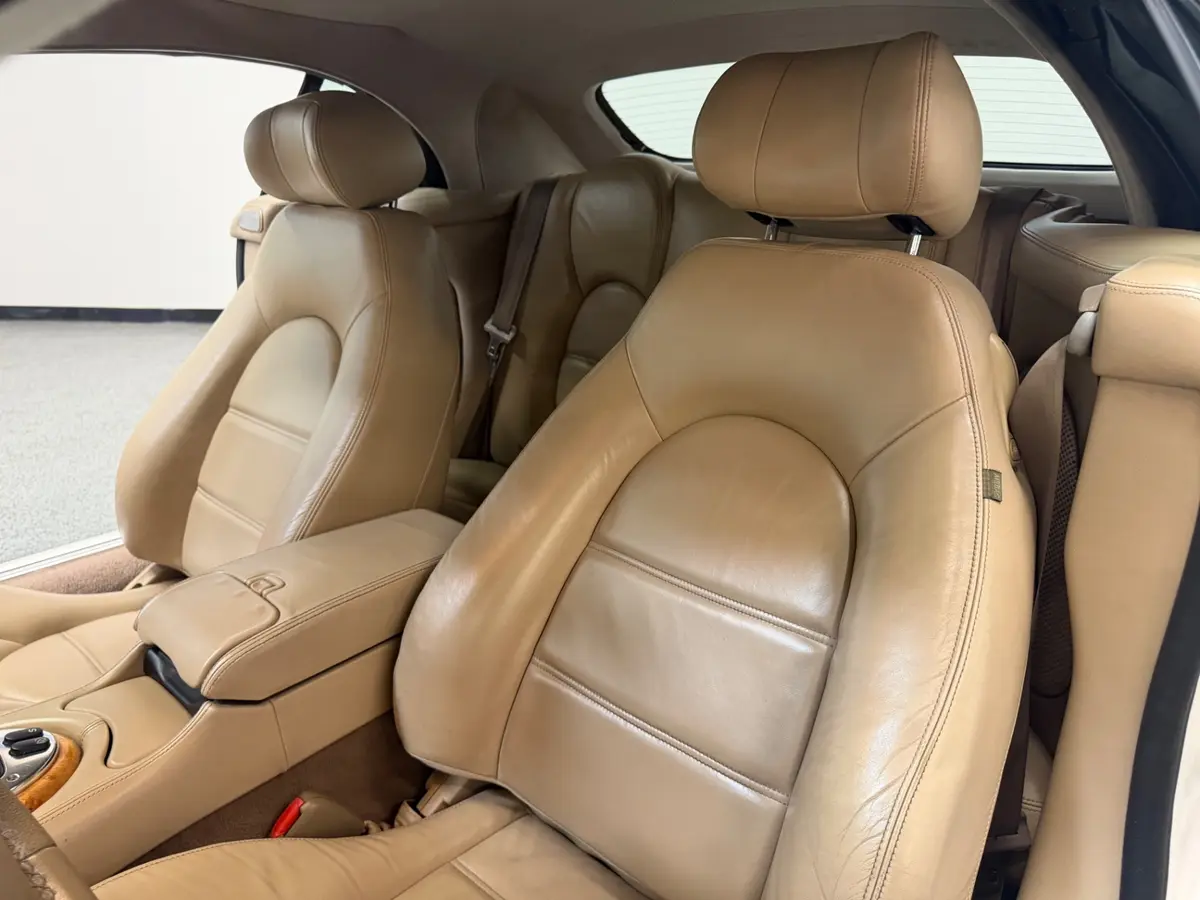 Vehicle photo 21
