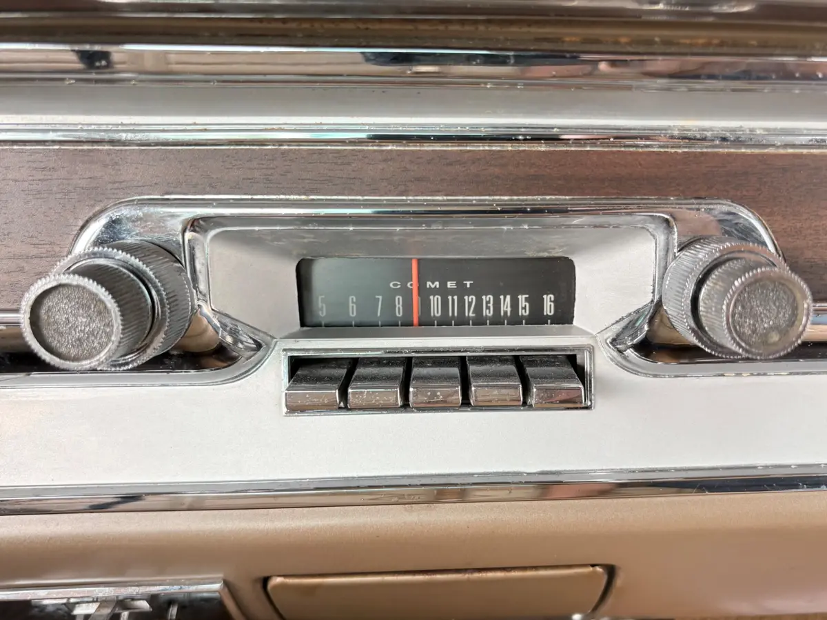 Vehicle photo 43