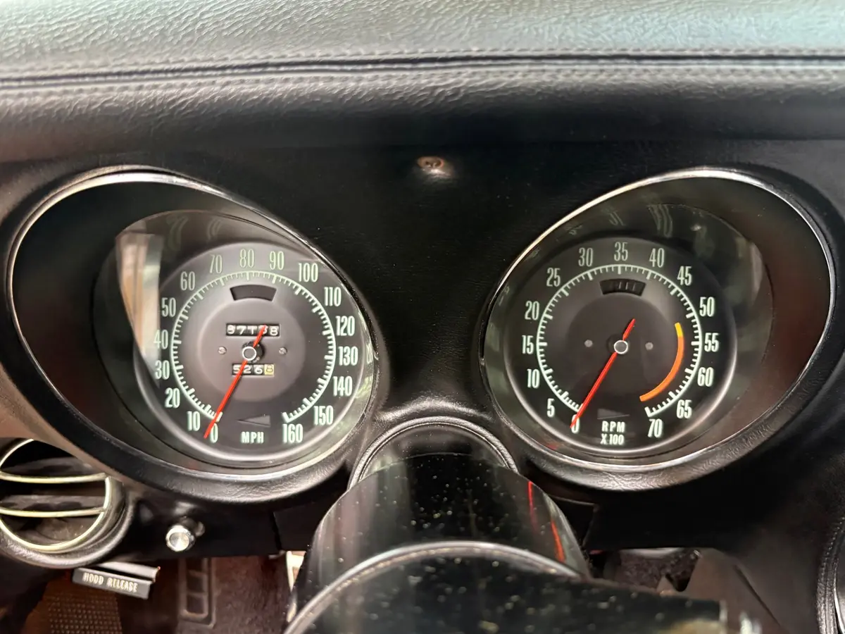 Vehicle photo 44