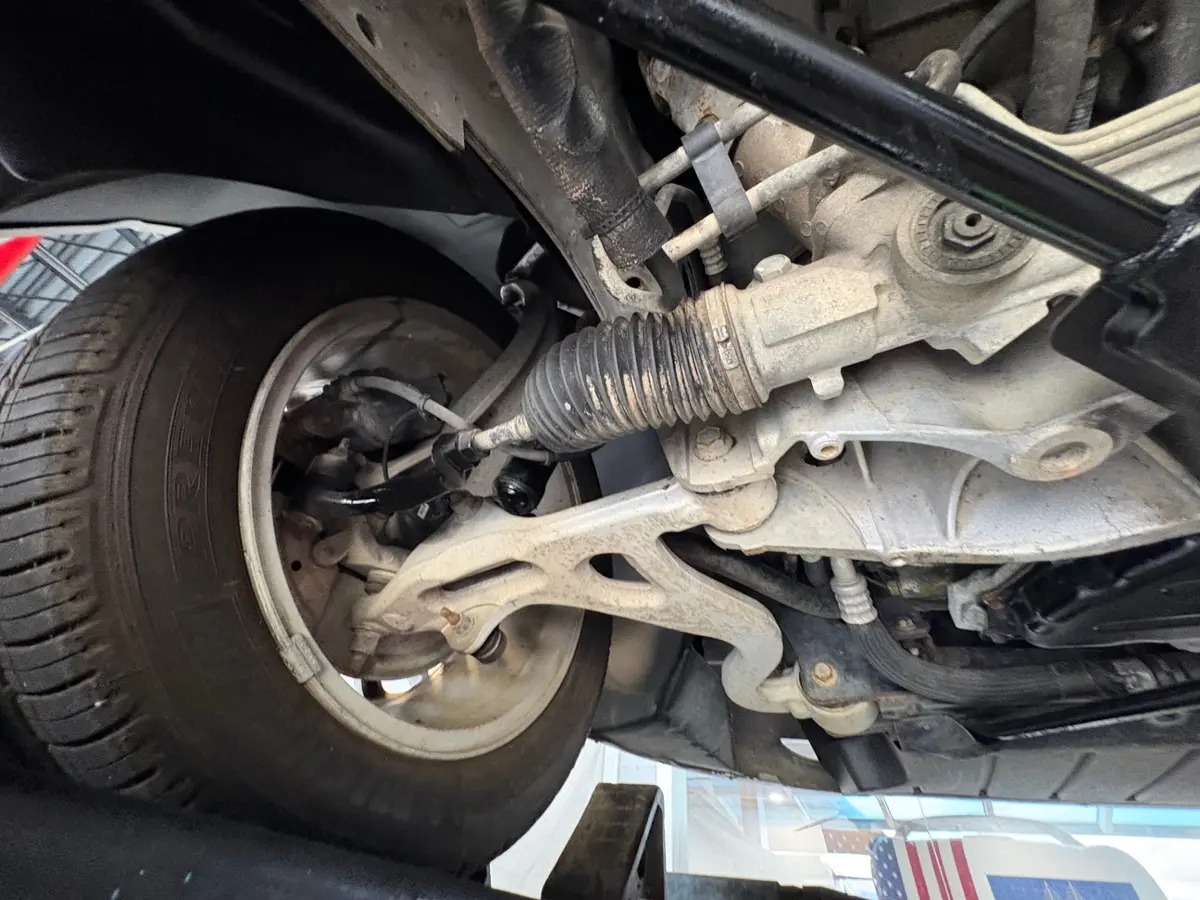 Vehicle photo 56
