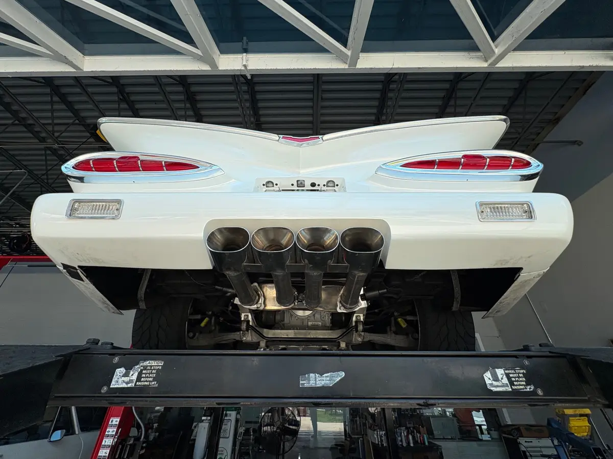Vehicle photo 43