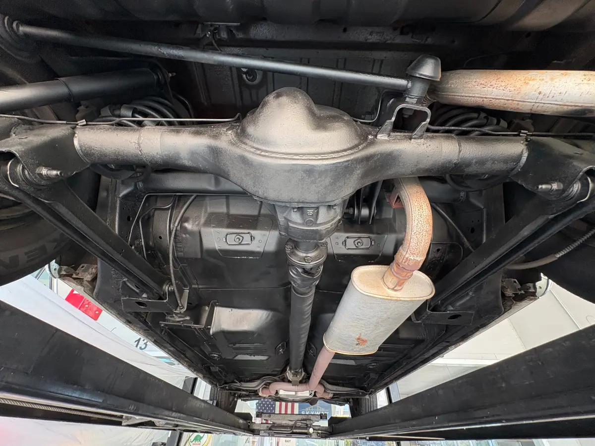 Vehicle photo 45