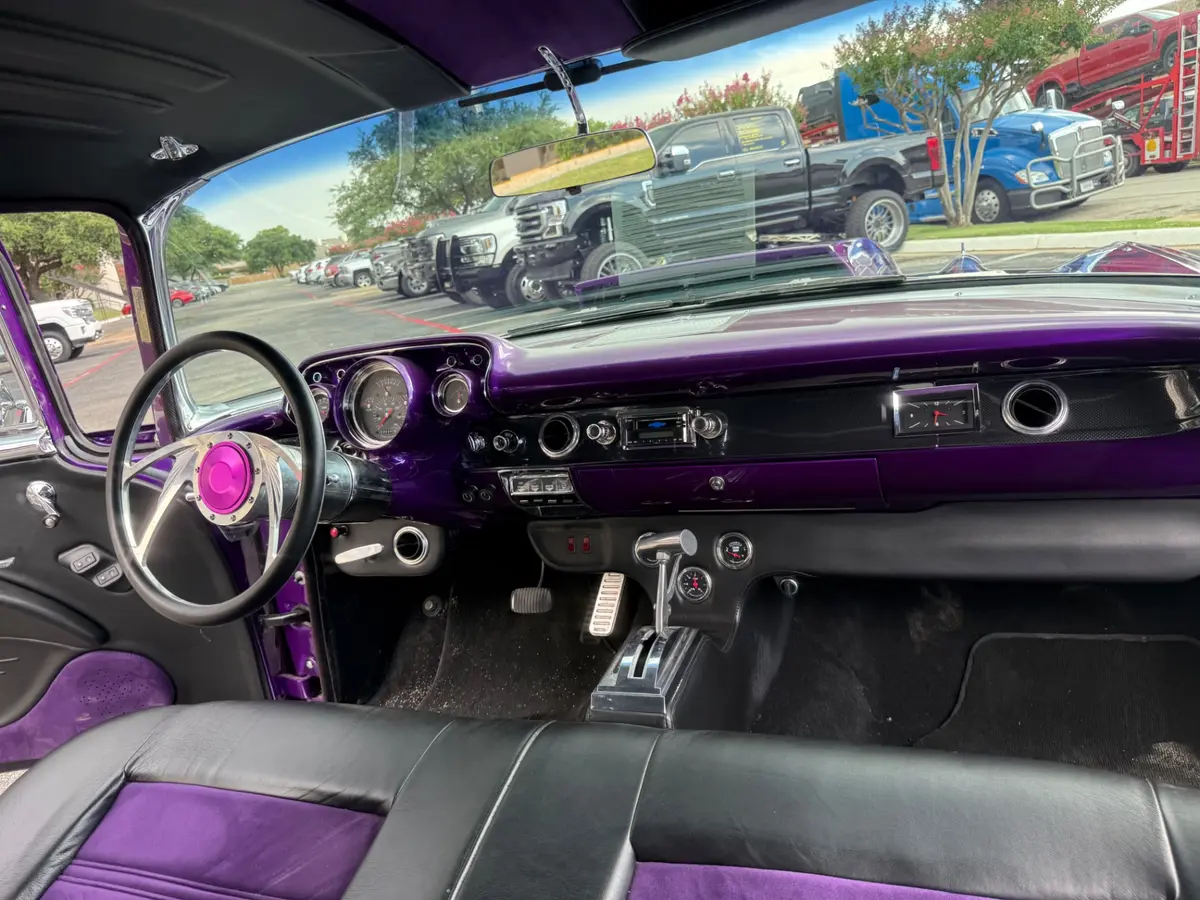 Vehicle photo 41