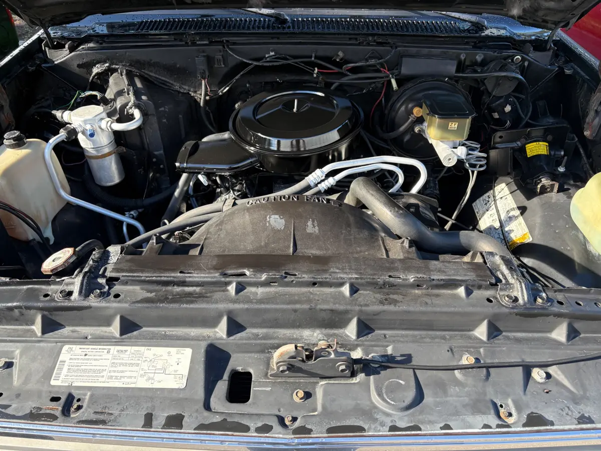 Vehicle photo 28