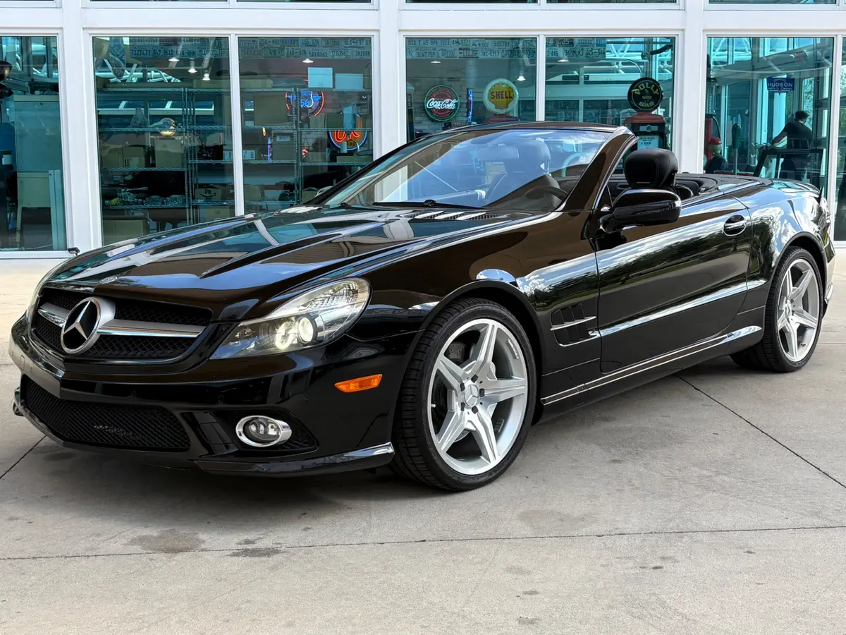 Vehicle photo 1