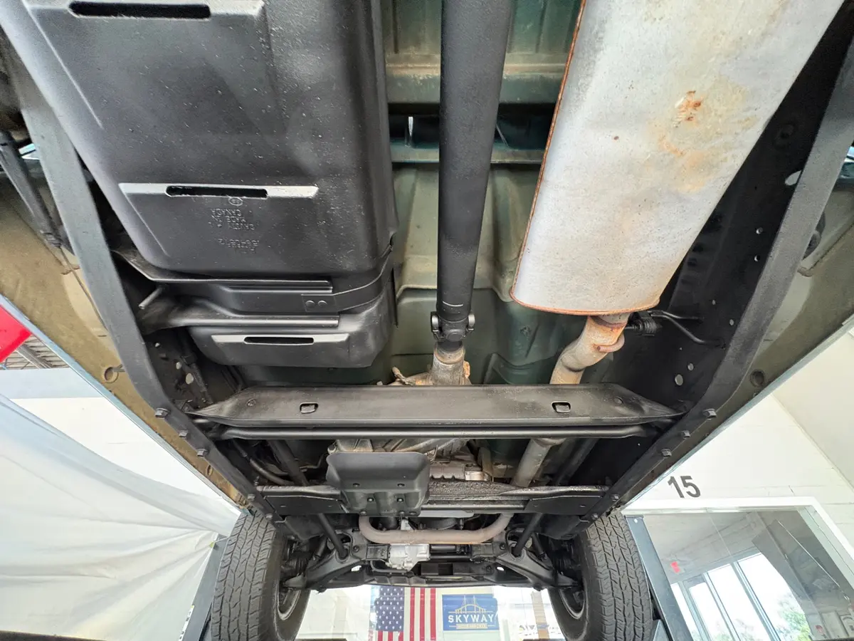 Vehicle photo 46