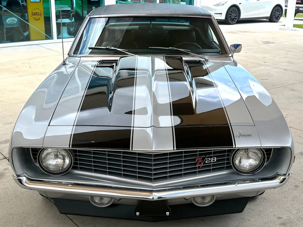 Vehicle photo 3