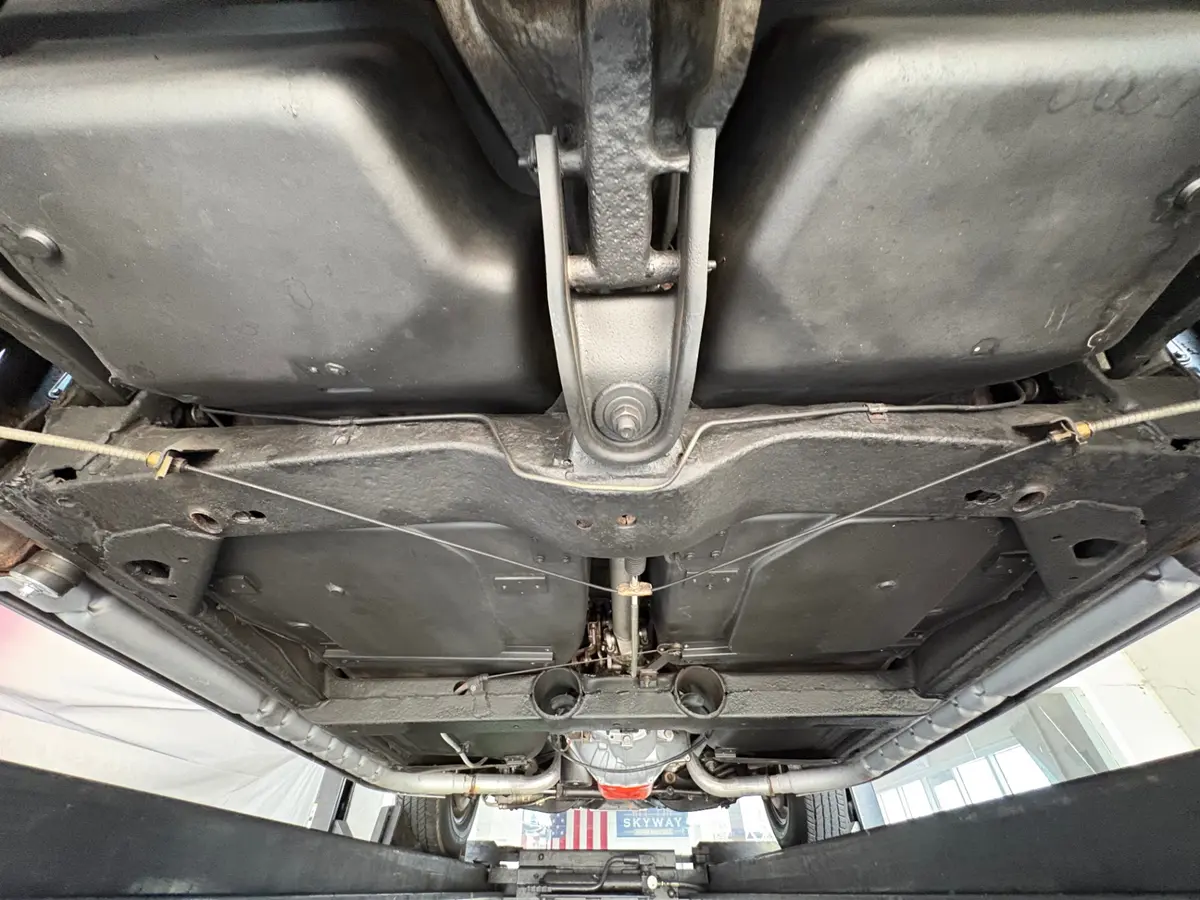 Vehicle photo 60