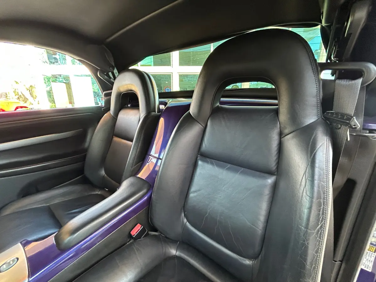 Vehicle photo 30