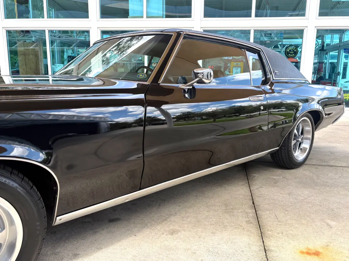 Vehicle photo 13